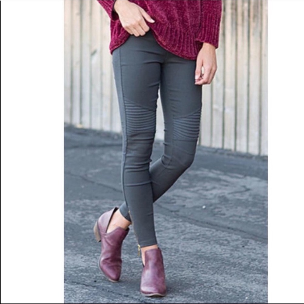 💃LAST Gray Must Have Moto Leggings - Picture 6 of 8